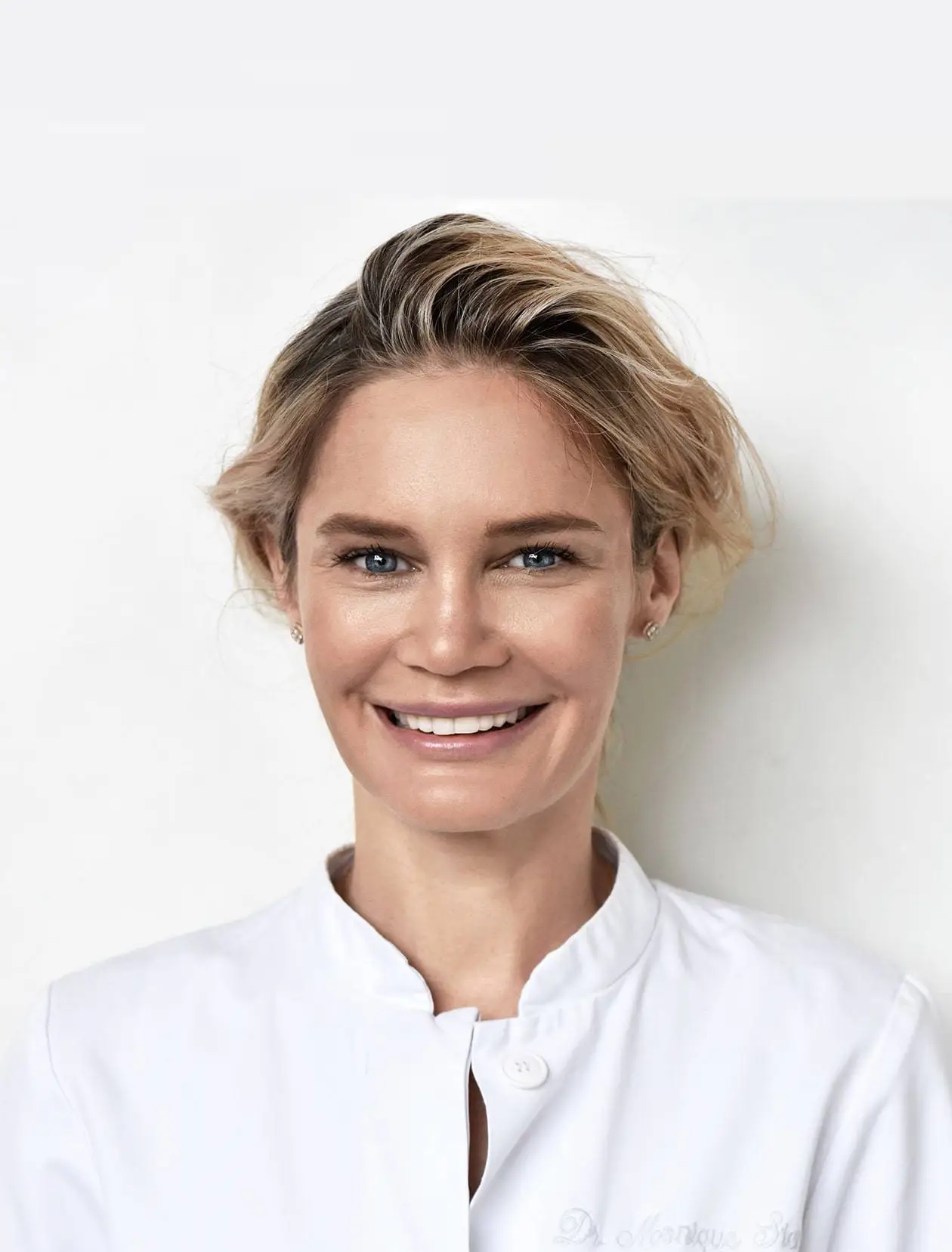 bild-stengel-xl Dr. med. Monique Stengel, Fachärztin für Dermatologie, erklärt die Vorteile des Automatisierten Total Body Mapping (ATBM®)